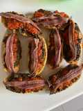 Anchoas con olivada y tomate