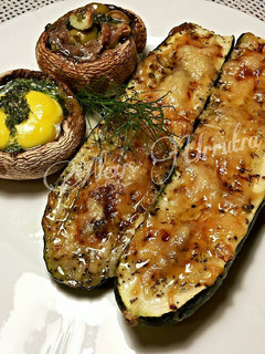 Una foto de Calabacines a la mediterránea, gratinados con queso emmental
