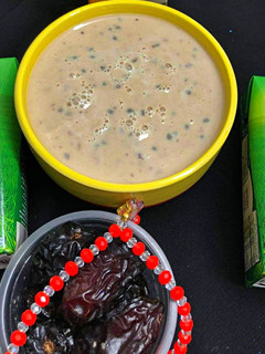 A picture of Date Banana Shake.