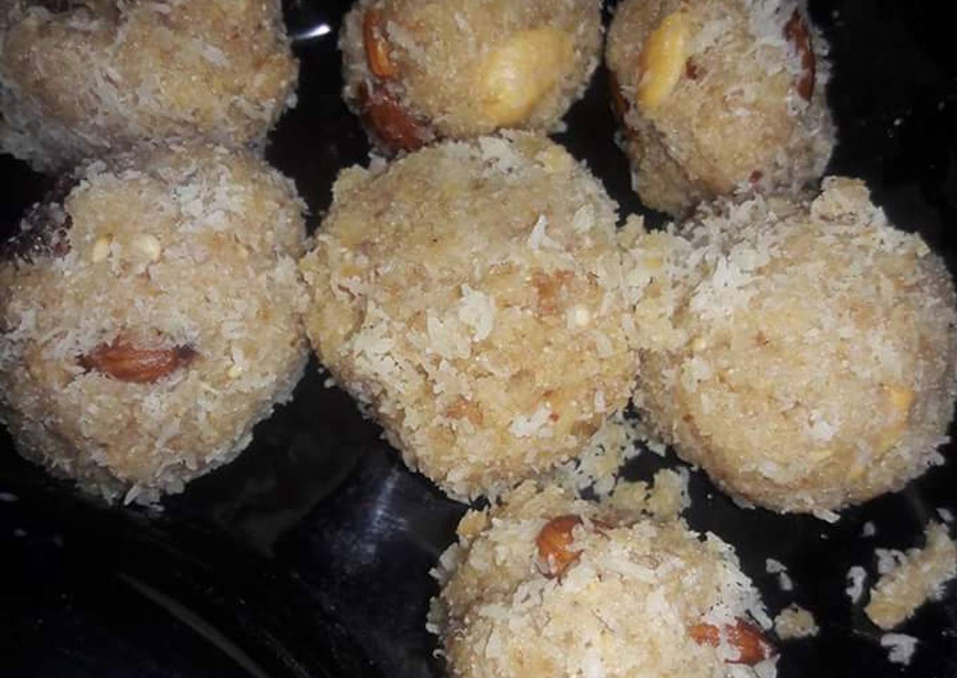 Sesame gond coconut laddu