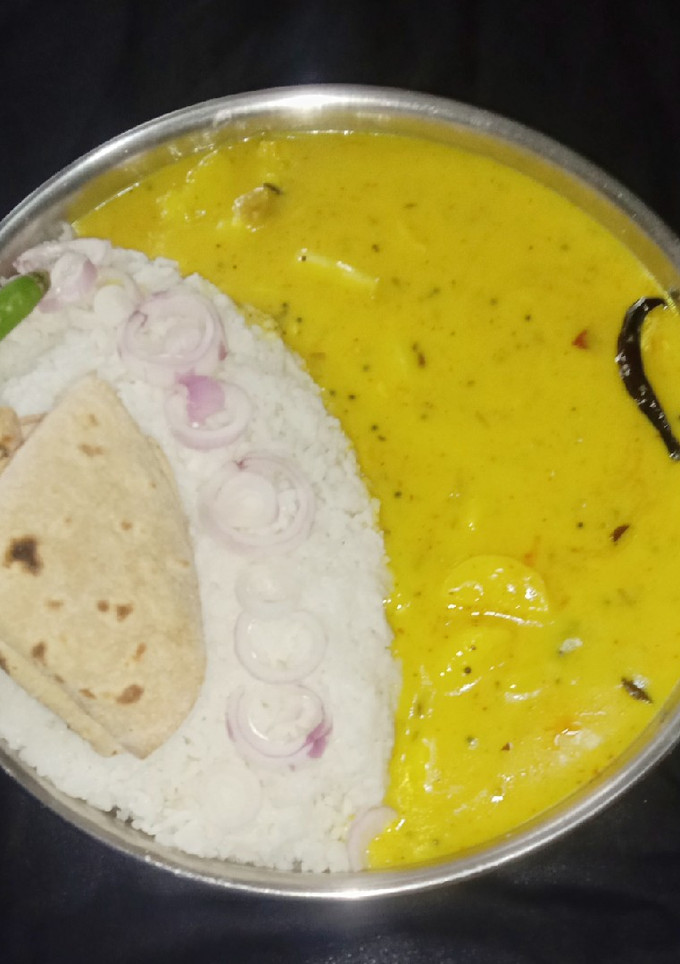पंजाबी कड़ी चावल (Punjabi kadhi chawal recipe in hindi) रेसिपी मुख्य फोटो