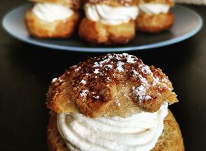 Une photo de Choux craquelin à la chantilly (Monsieur Cuisine)