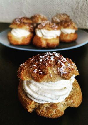 Une photo de Choux craquelin à la chantilly (Monsieur Cuisine)