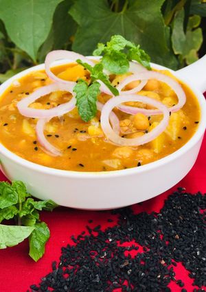 A picture of Kalonji Channay Aloo.