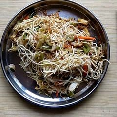 A picture of Chinese Noodles .