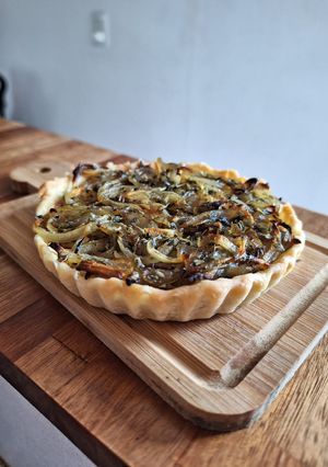 Una foto de Mini tartas de cebolla y orégano