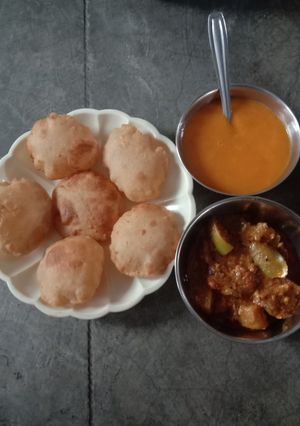રસ પૂરી(ras puri recipe in Gujarati) રેસીપી મુખ્ય ફોટો