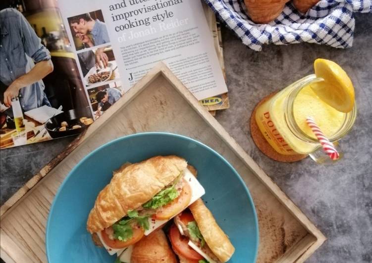 Langkah Mudah untuk Menyiapkan Tuna Croissant yang Enak