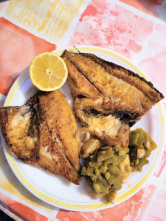 Una foto de Dorada plancha con verduritas