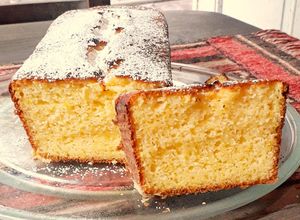 Una foto de Budín cítrico con yogur natural 🍊💖