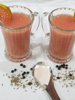 લાલ જામફળ નો સ્કવૉશ (Red Jamfal Squash Recipe In Gujarati) રેસીપી મુખ્ય ફોટો