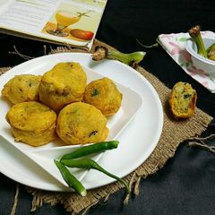 A picture of Kaccha kela Ka vada(Raw banana vadas).