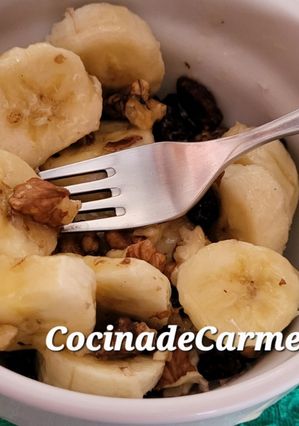 Foto principal de Banana con frutos secos y miel