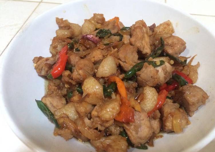 Resep Oseng Babi Bawang Cabe Hijau oleh Geraldine Artha - Cookpad