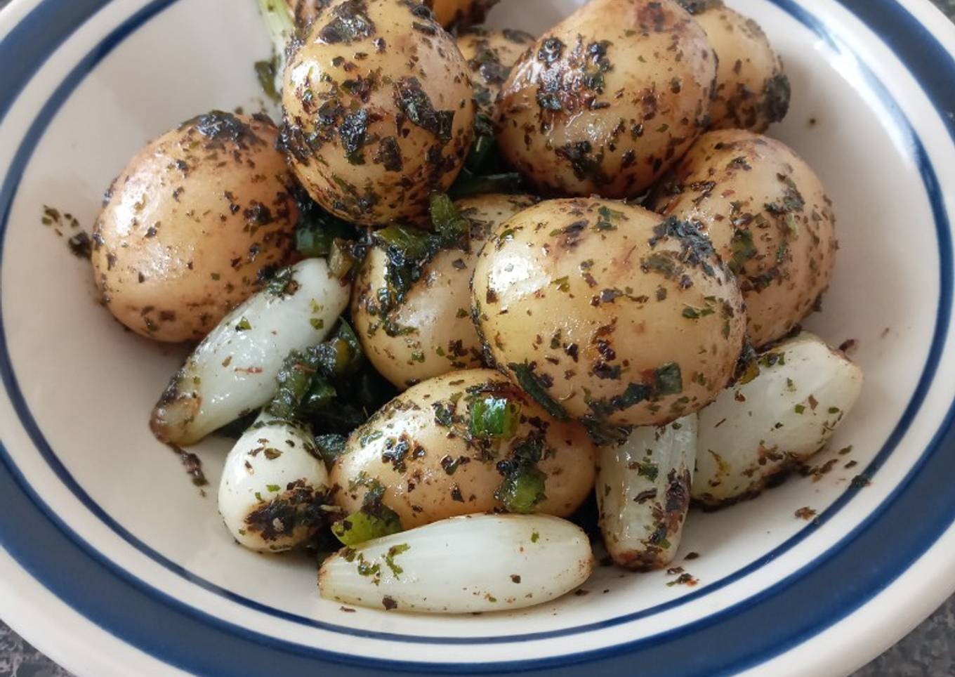 Papitas y cebollitas al cilantro