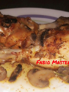 Foto di Pollo alla Birra con Rosmarino, Paprika, Timo, Aglio e Funghi
