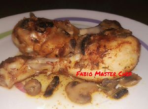 Foto di Pollo alla Birra con Rosmarino, Paprika, Timo, Aglio e Funghi