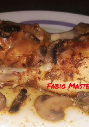 Foto di Pollo alla Birra con Rosmarino, Paprika, Timo, Aglio e Funghi