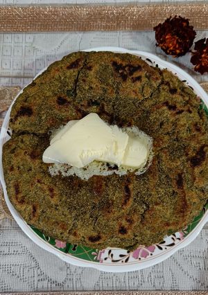 A picture of Saag wali bajre ki roti.