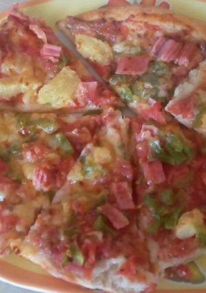 A picture of Pineapple and Brawn Pizza.