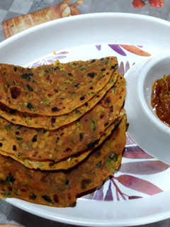 મેથી ના થેપલા (Methi na thepla recipe in Gujarati) રેસીપી મુખ્ય ફોટો