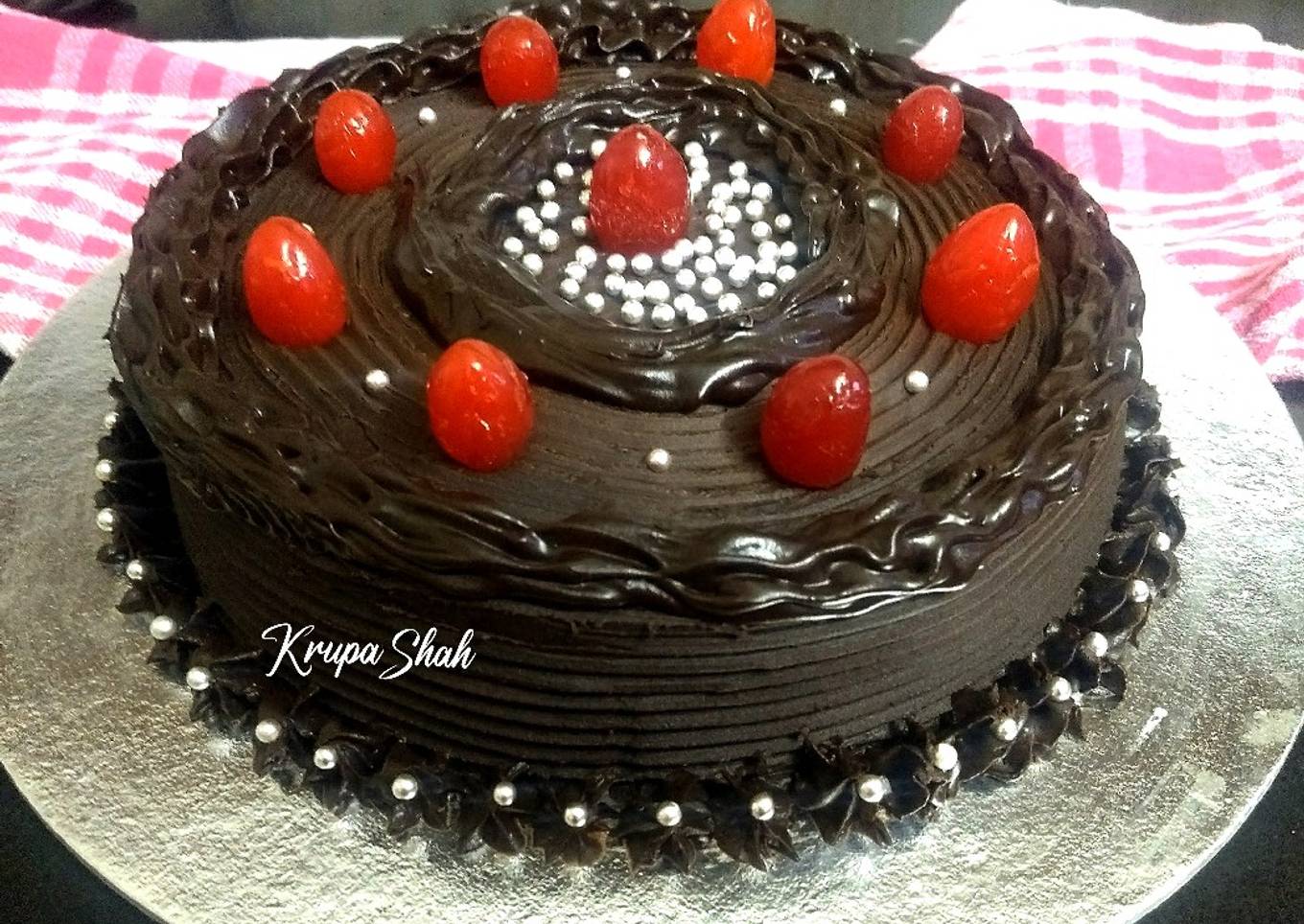Dark Chocolate Truffle cake (eggless)