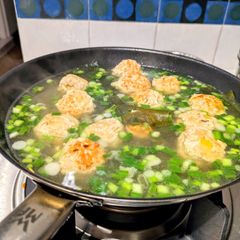 🍲 Chicken Meatballs in Simple Kelp Broth A picture of 🍲 Chicken Meatballs in Simple Kelp Broth.
