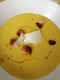 Una foto de Crema de verduras con jengibre