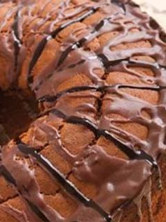صورة لوصفة طريقة عمل كيكة سنيكرز