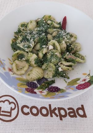 Foto di Orecchiette "ricamate" con cime di rapa e salsiccia