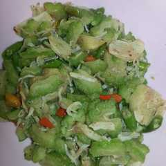 A picture of Tumis Pare Teri Pedas.