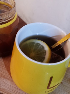 Una foto de Té con miel 🍯 y limón