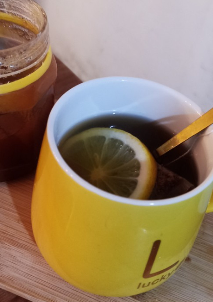 Una foto de Té con miel 🍯 y limón