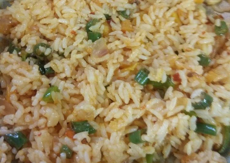 Easy Way to Cook Appetizing Schezwan fried Rice