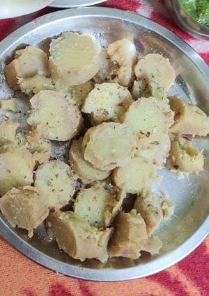 व्रत के लिए शक्करगन्दी (vrat ke liye shakarkandi recipe in Hindi) रेसिपी मुख्य फोटो