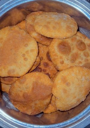 A picture of Stuffed bhatoora.