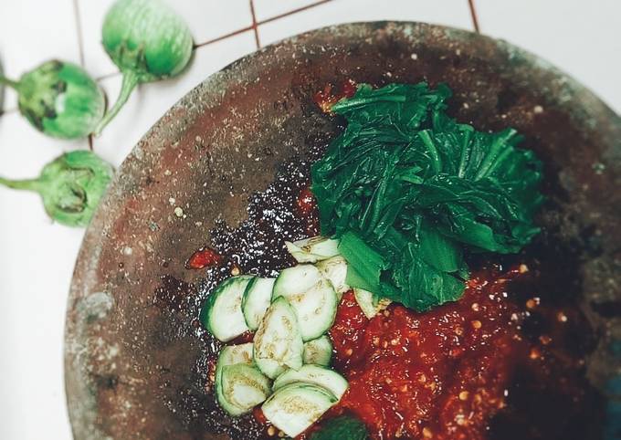 Sambel Mentah,Lalap terong pete