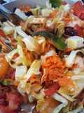 Ensalada agridulce con pollo a la plancha