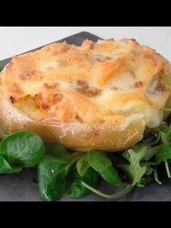Una foto de Patata rellena de pincho moruno