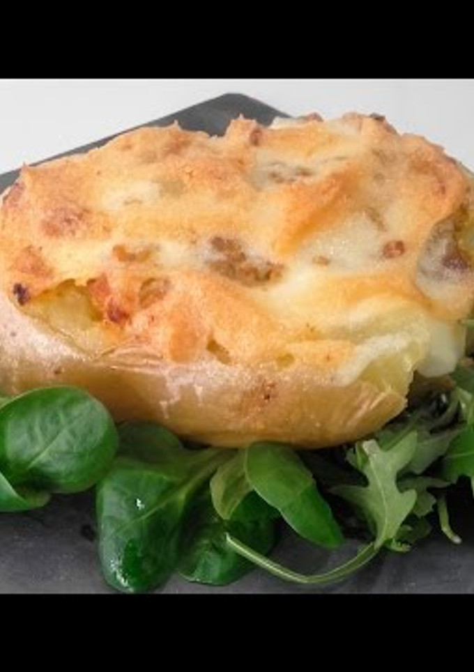 Una foto de Patata rellena de pincho moruno