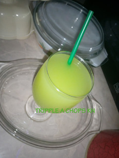 A picture of Cucumber nd green apple drink.
