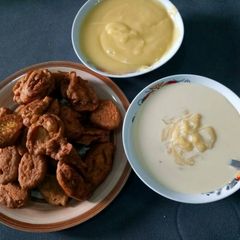 A picture of Akara and Akamu served with full cream milk.