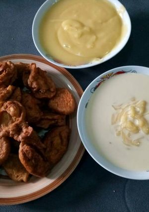A picture of Akara and Akamu served with full cream milk.