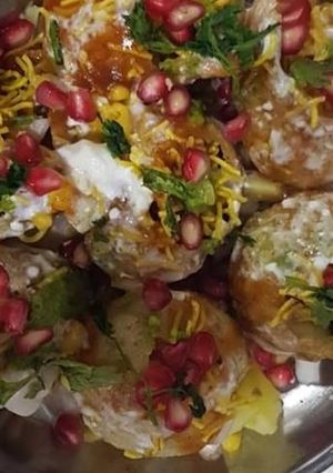 મસાલા પૂરી (Masala Puri Recipe In Gujarati) રેસીપી મુખ્ય ફોટો