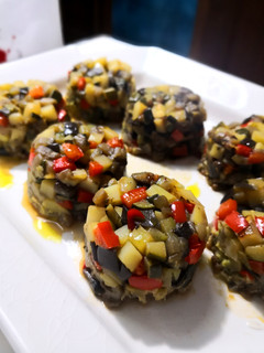Una foto de Tartar vegano de verduras