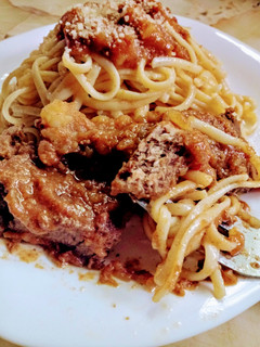 Una foto de Pasta con carne y tuco