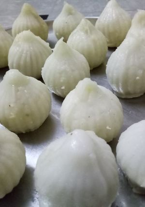 A picture of Ukadi che Modak.
