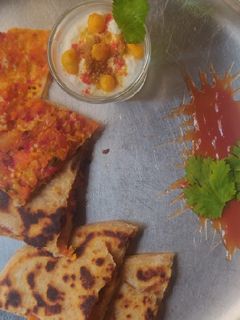 મિક્ષ વેજિટેબલ ચીઝ પરોઠા વિથ મેક્સિકન હર્બ્સ (Mix Vegetable Cheese Paratha With Recipe In Gujarati) રેસીપી મુખ્ય ફોટો