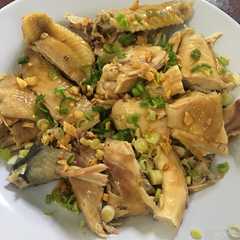 A picture of Ayam Pecamke 🌸.