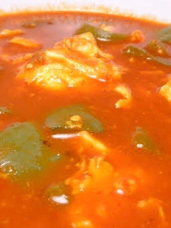 Una foto de Huevos ahogados con nopales